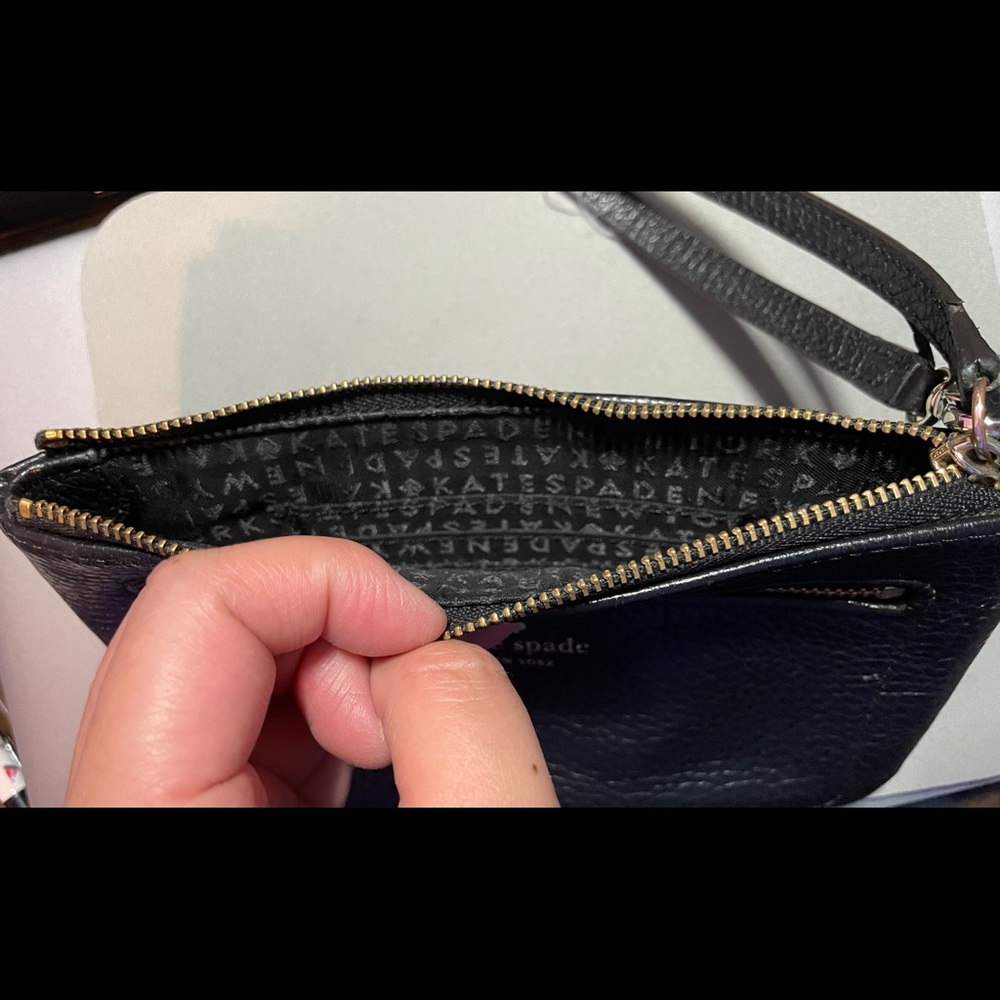 USED Kate Spade Chester Pebbled Wristlet - Picture 3 of 6
